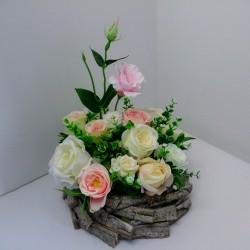 Stroik dekoracja kompozycja koszyk róże