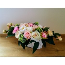 Kompozycja kwiatowa z różowym, białym pełnikiem - dekoracja do domu, restauracji, hotelu, na prezent