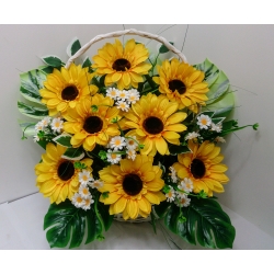 Słoneczniki w koszyku wiklinowym kompozycja z kwiatów polnych /345